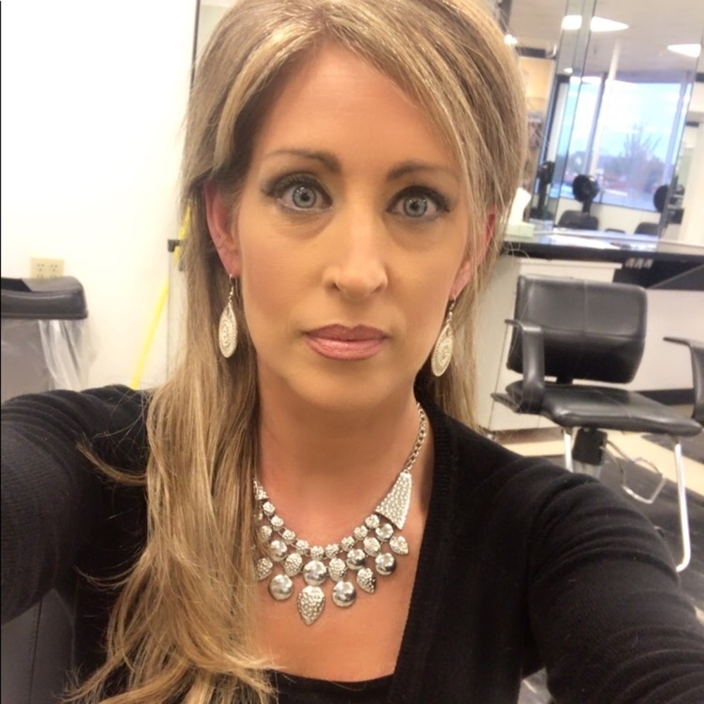 Meet your Posher, April